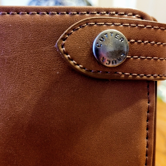 Cutter & Buck passport wallet - Picture 8 of 9